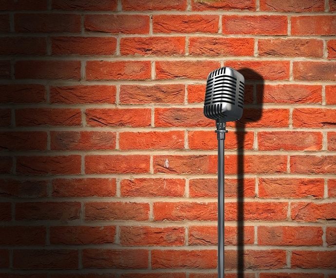 Stand-up comedy: comicità che fa ridere, ma anche riflettere