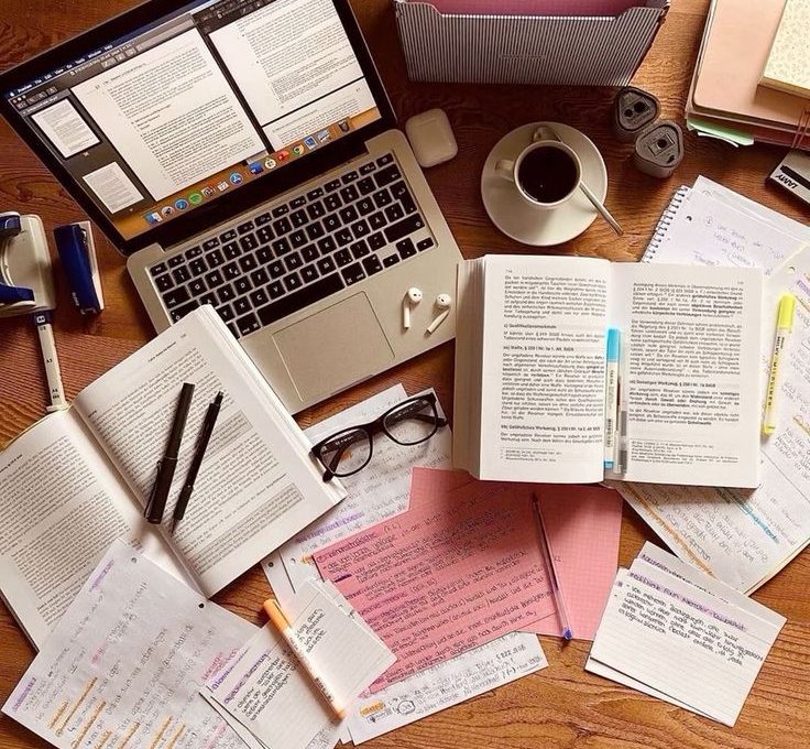 Perché scrivere di libri, adesso