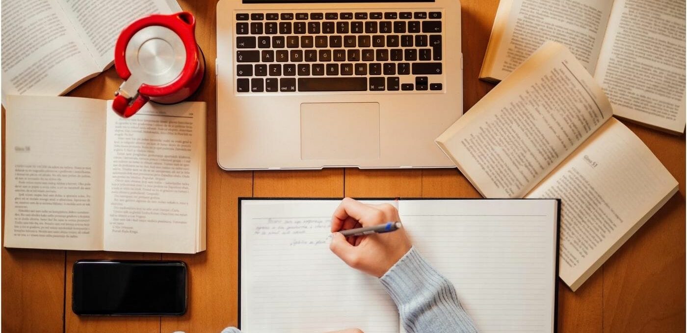 Perché scrivere di libri, adesso