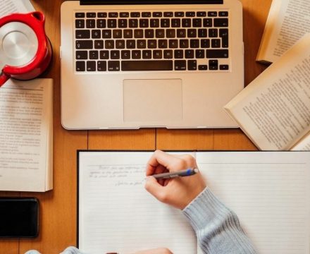 Perché scrivere di libri, adesso